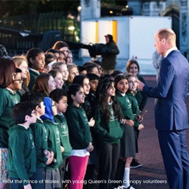 HRM-Prince-of-wales-with-qgc-voluteers