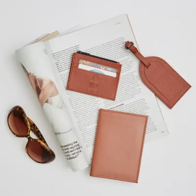 personalised-faux-leather-card-holder-with-zip