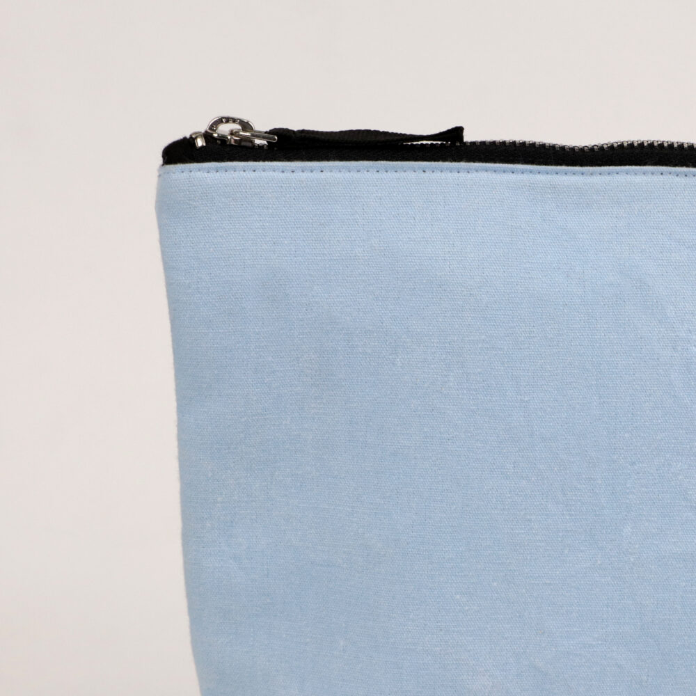 Canvas make-up bag with black leather bottom 3